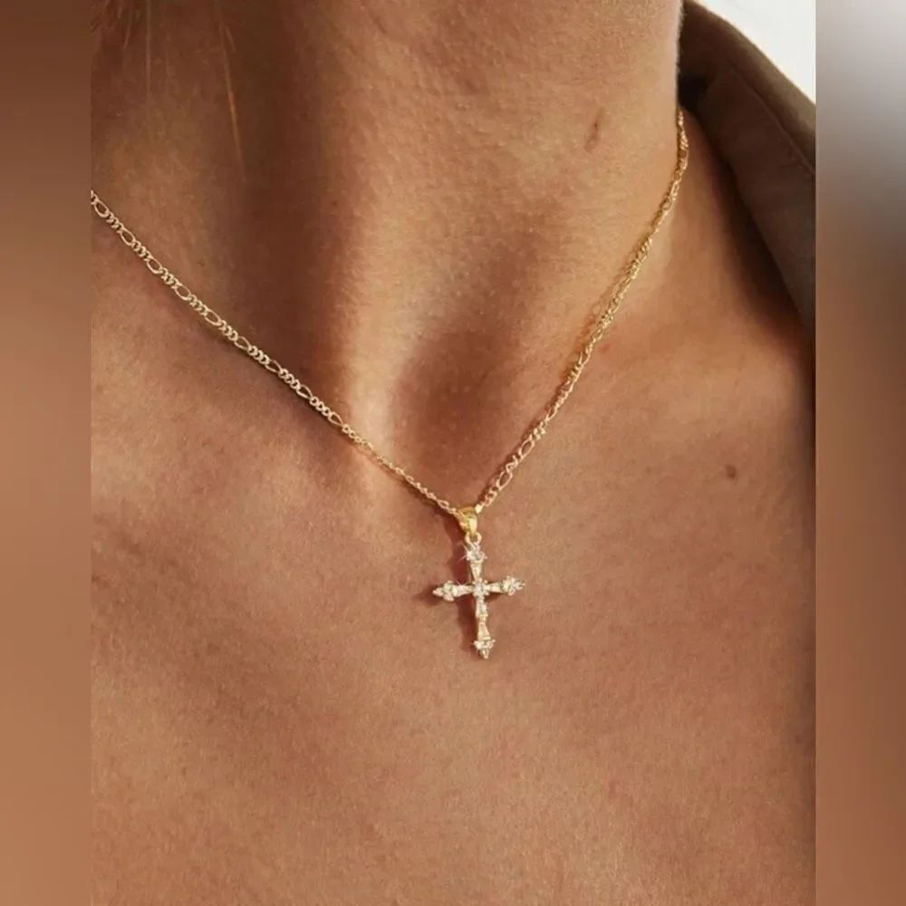 cross pendant necklace A690